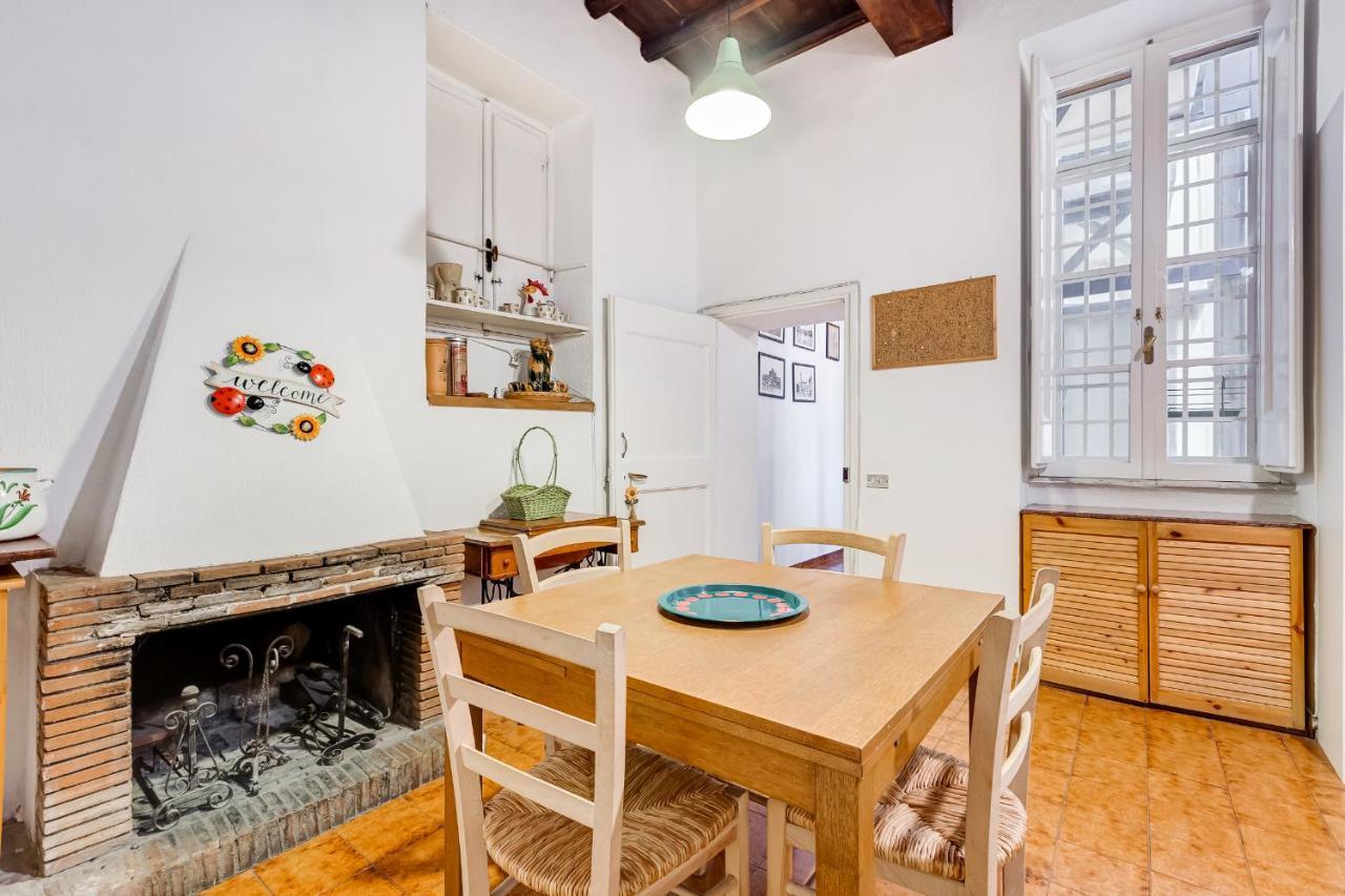 Spanish Steps Spacious Apartment Рим Екстер'єр фото